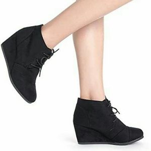 Vegan Dream Pairs Tomson Wedge black booties6.5